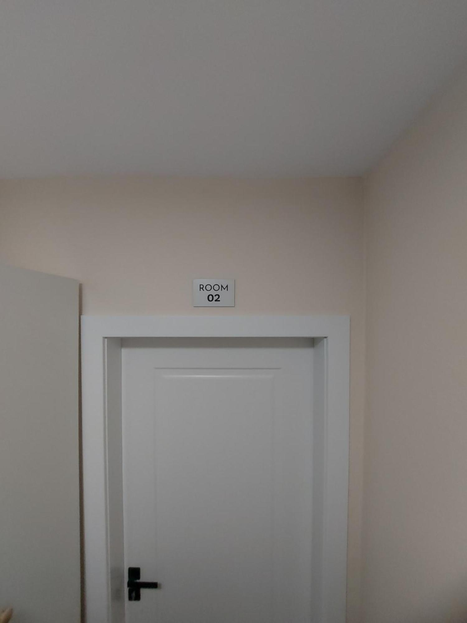 Center Cozy Nest Hotel Tiranë Ngoại thất bức ảnh