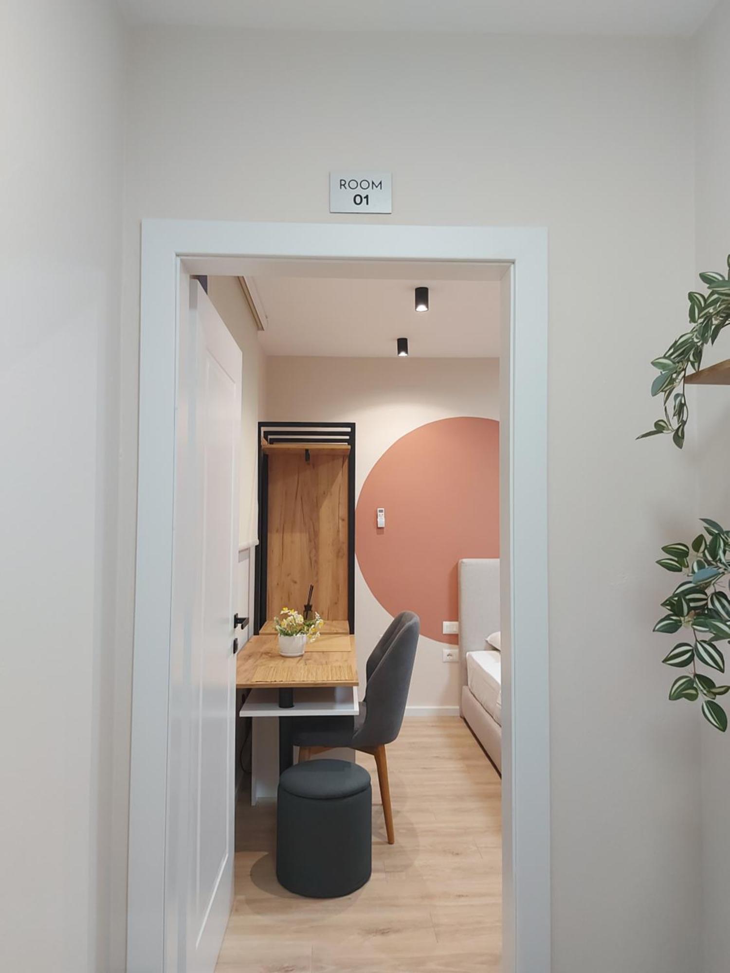Center Cozy Nest Hotel Tiranë Ngoại thất bức ảnh